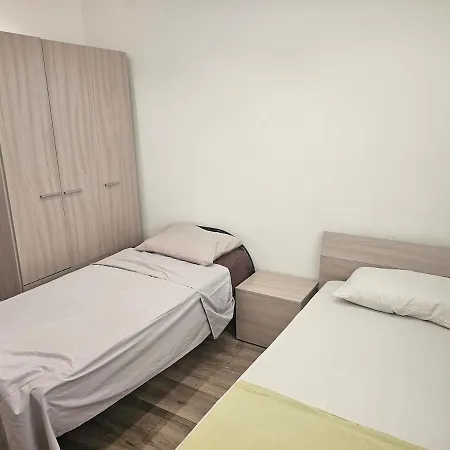 Spacious 3 Bedroom Flat At Mosta *