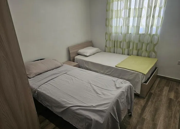 Spacious 3 Bedroom Flat At Mosta Apartament *