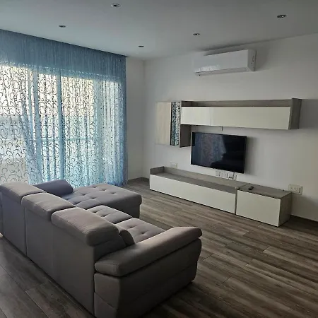 Apartment Spacious 3 Bedroom Flat At Mosta *