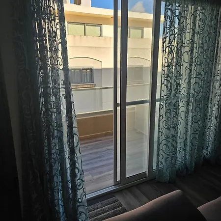 Spacious 3 Bedroom Flat At Mosta