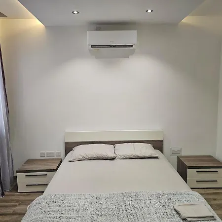 Daire Spacious 3 Bedroom Flat At Mosta Ta' Mlit