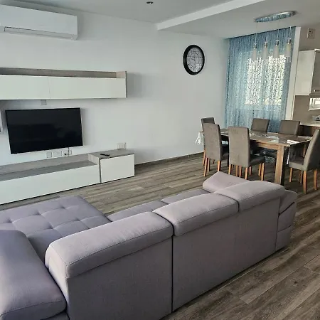 Apartment Spacious 3 Bedroom Flat At Mosta Ta' Mlit